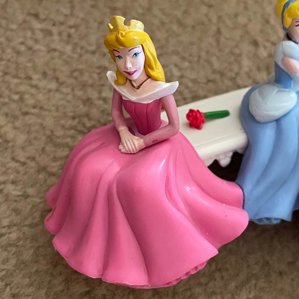 Disney Princess Figurine Set - Aurora and Cinderella - Picture 2 of 8